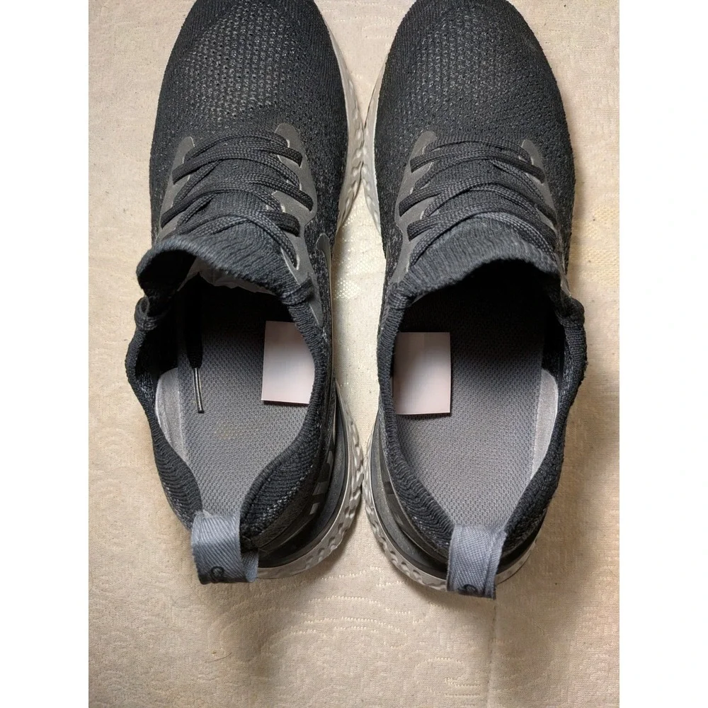 Nike Epic React Flyknit Women's Size 9 Running Shoes Black Gray